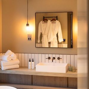 Standard Double Suite
